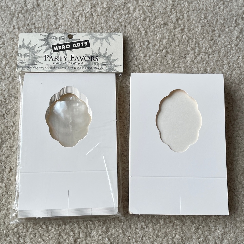 14 Hero Arts Party Favors Glossy Scalloped Oval Frame Cards with Cello Bags PS12